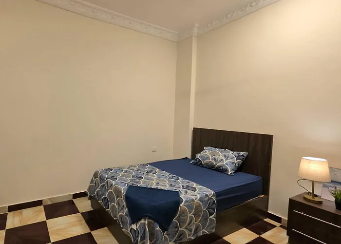 Apartment Prime Location Modern 2-bedroom - Sheraton Road,