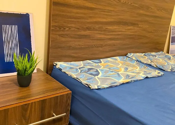 Apartment Prime Location Modern 2-bedroom - Sheraton Road,