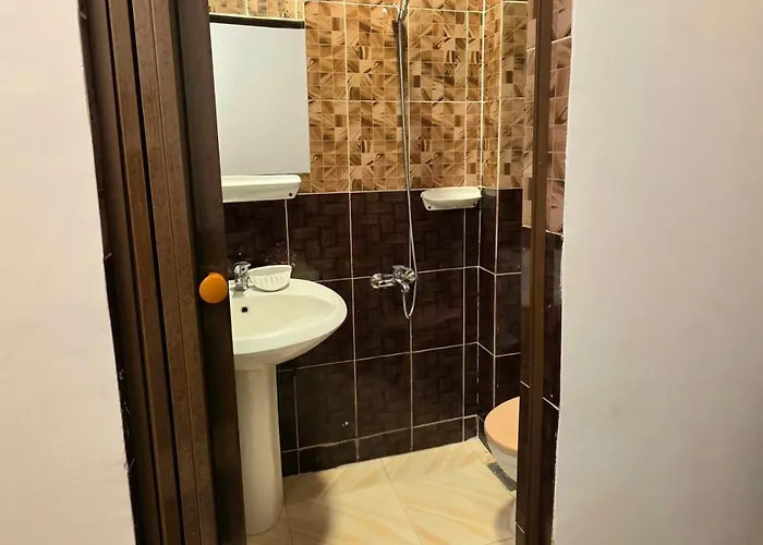 Prime Location Modern 2-bedroom - Sheraton Road, *
